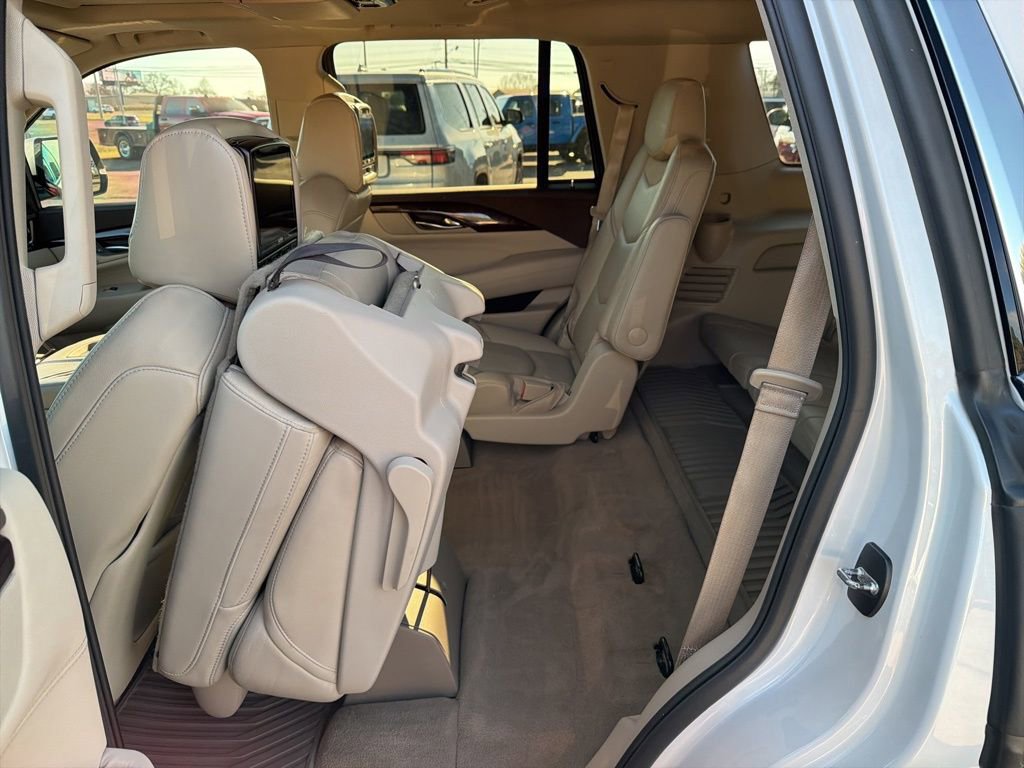 Used 2016 Cadillac Escalade Luxury image 26
