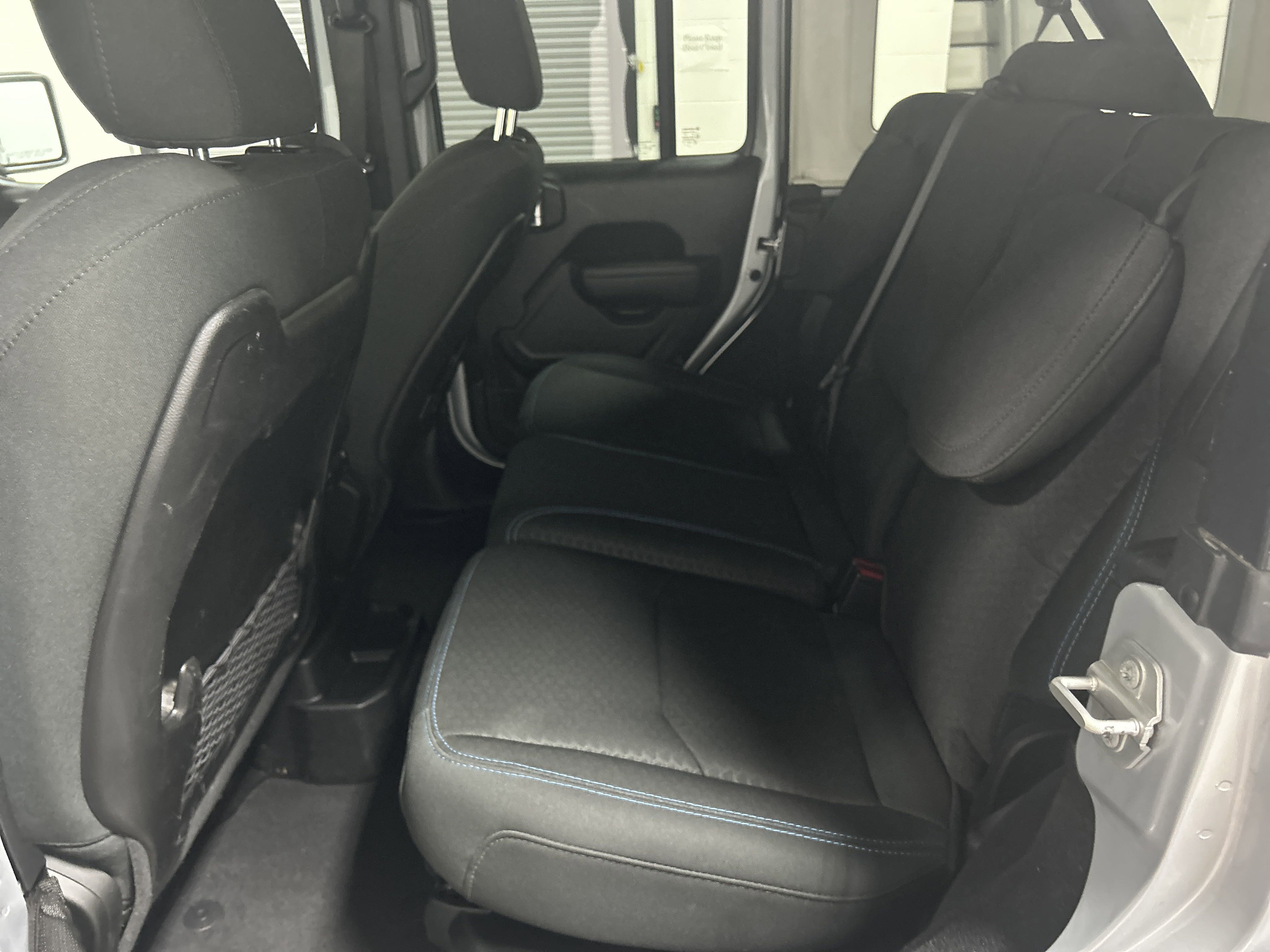 Used 2024 Jeep Wrangler Unlimited Rubicon 4xe image 24