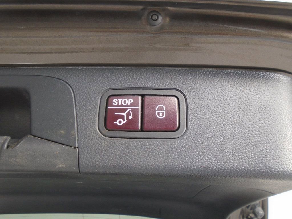 Used 2017 Mercedes-Benz GLC 300 4MATIC image 40