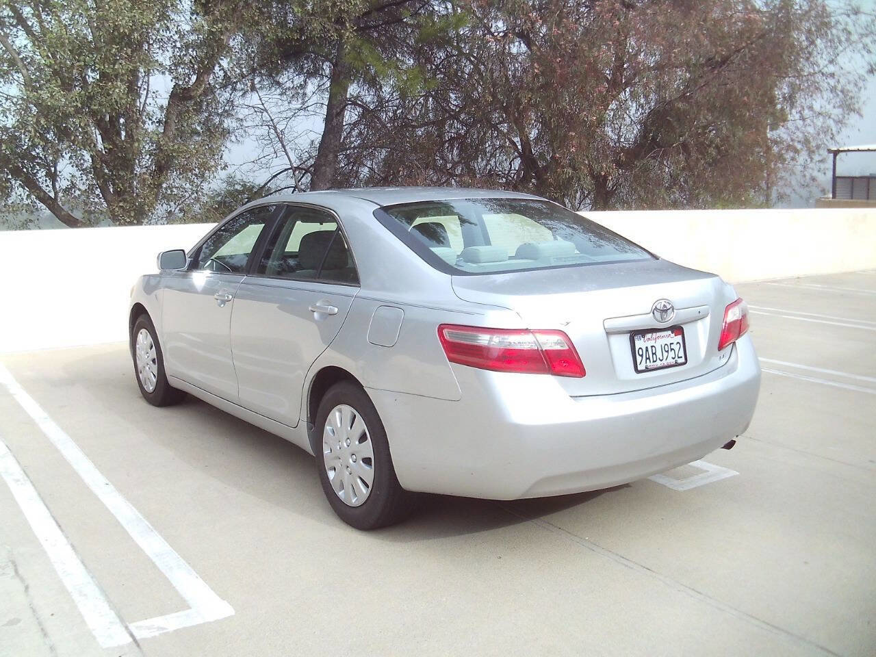 Used 2009 Toyota Camry LE image 6