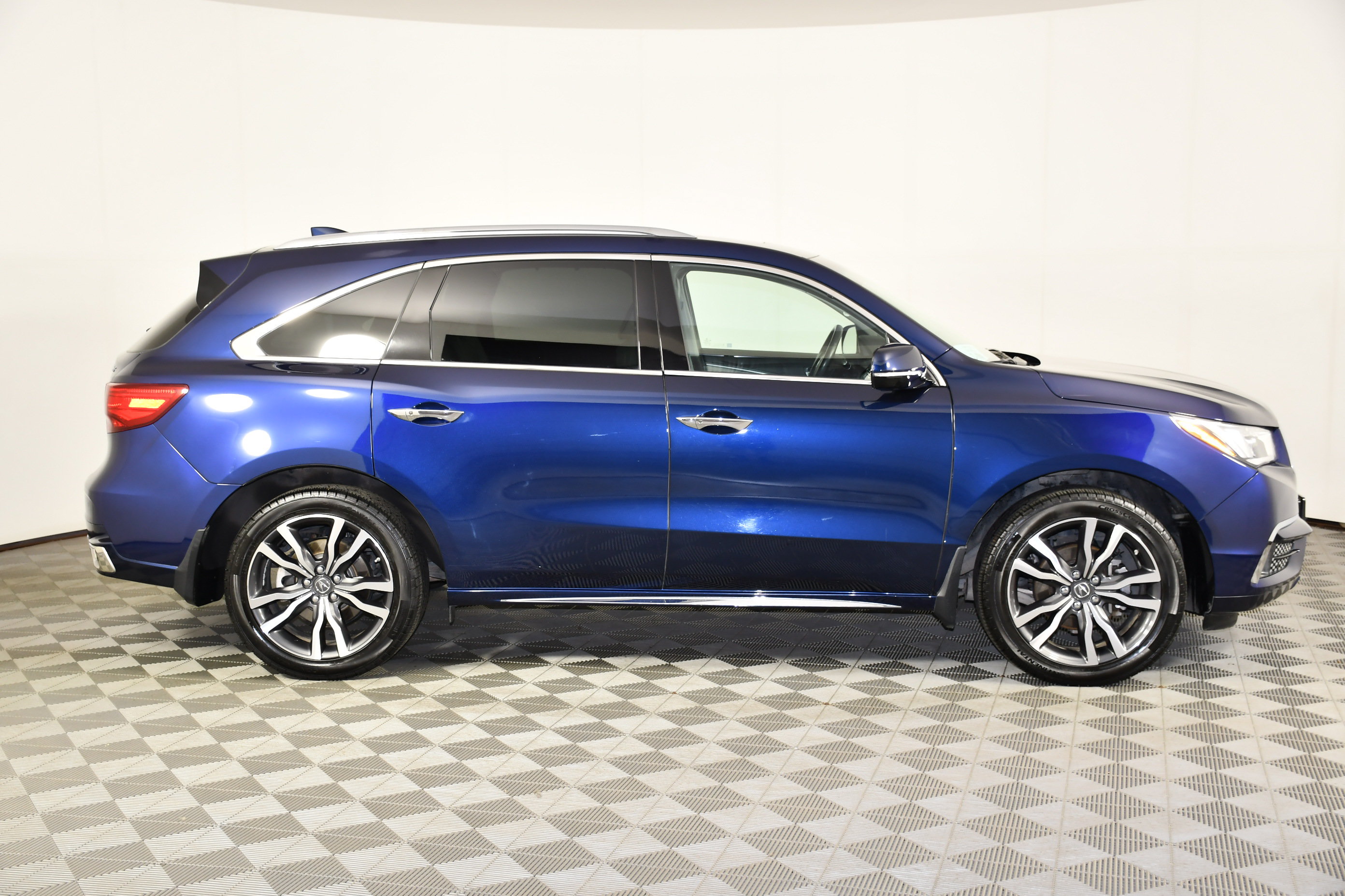 Certified 2020 Acura MDX w/ Advance Package AWD/4WD image 4