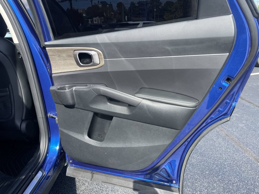 Used 2021 Kia Sorento EX w/ Panoramic Sunroof Package FWD image 22