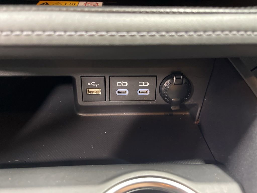 Used 2024 Toyota Highlander XLE image 35