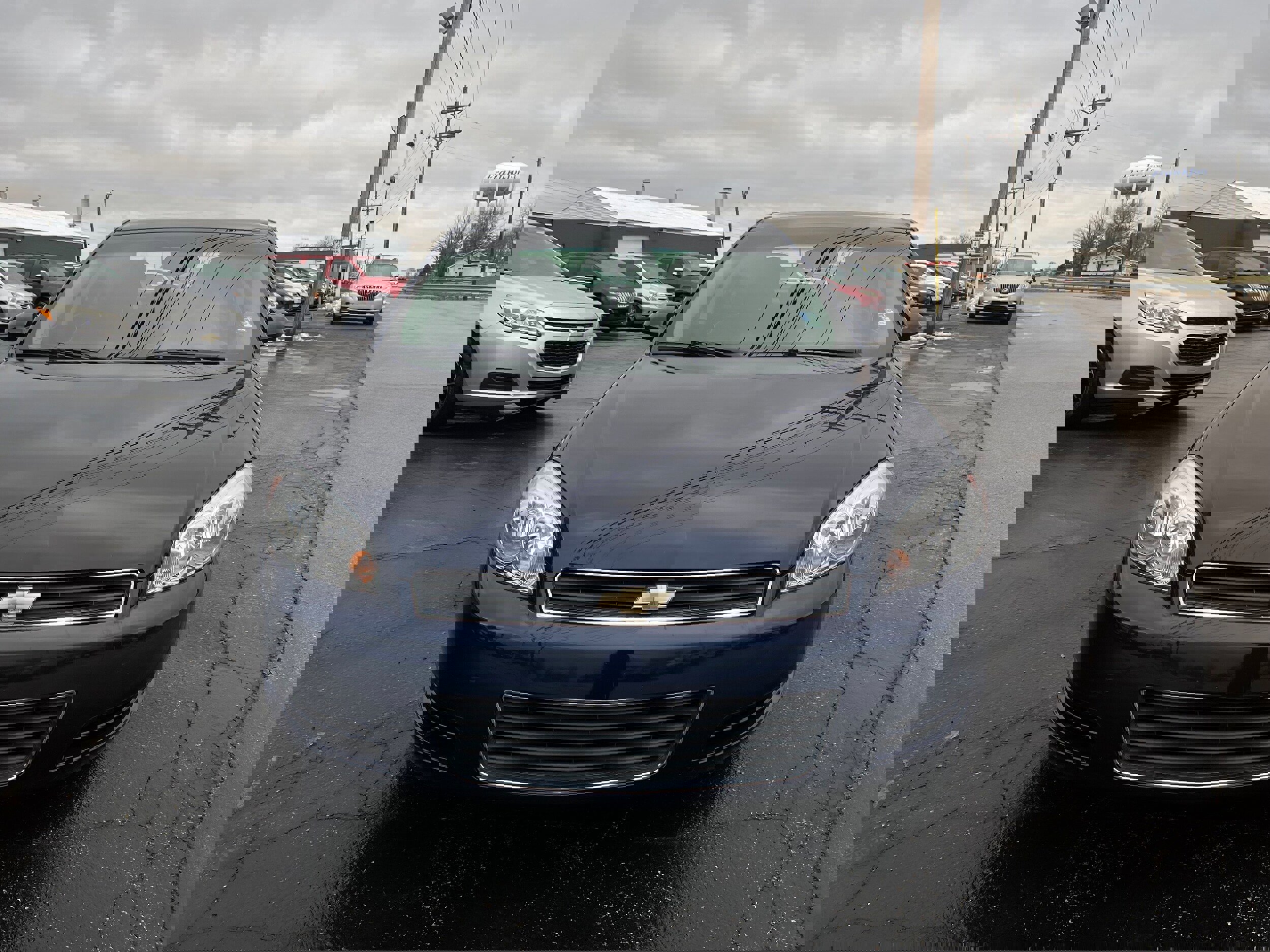 Used 2009 Chevrolet Impala LS FWD image 2