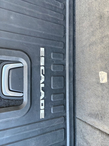 Used 2018 Cadillac Escalade Luxury w/ LPO, Radiant Package image 38