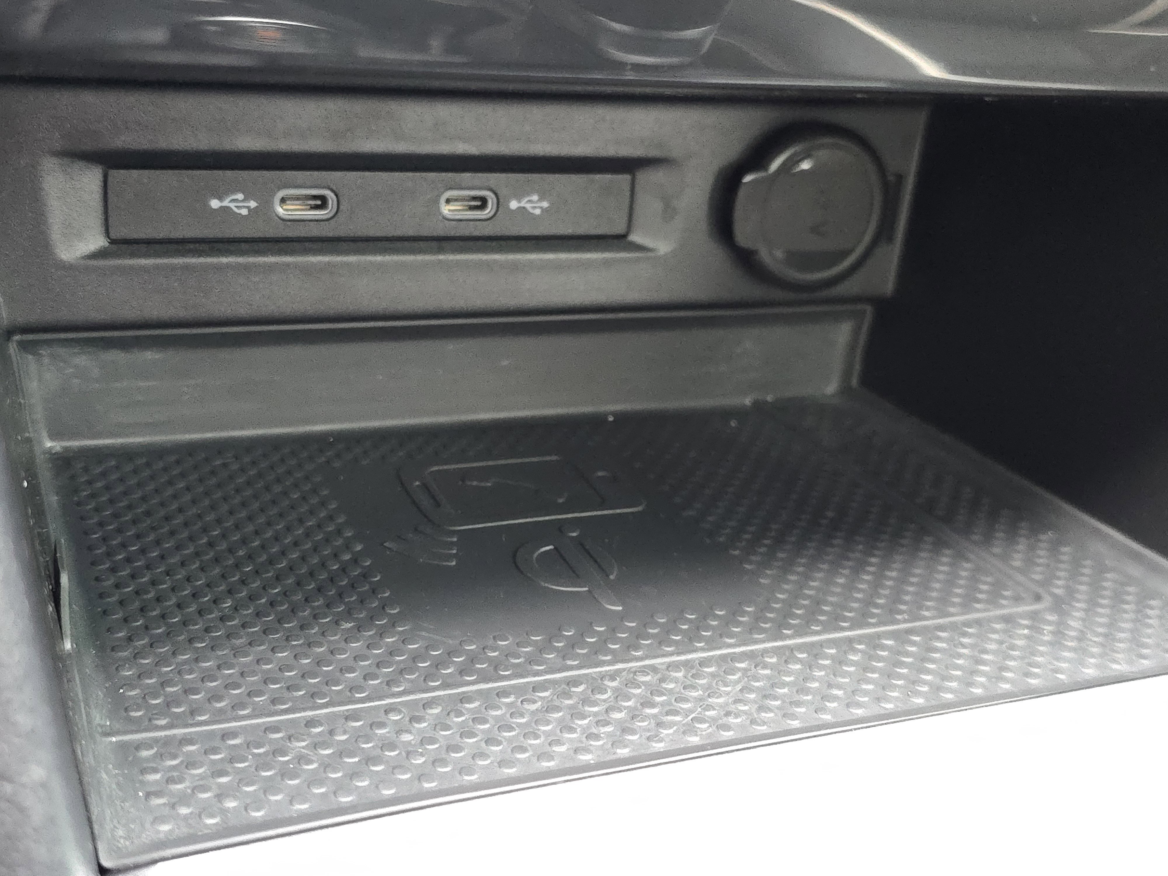 Certified 2022 Volkswagen Tiguan SEL R-Line image 15