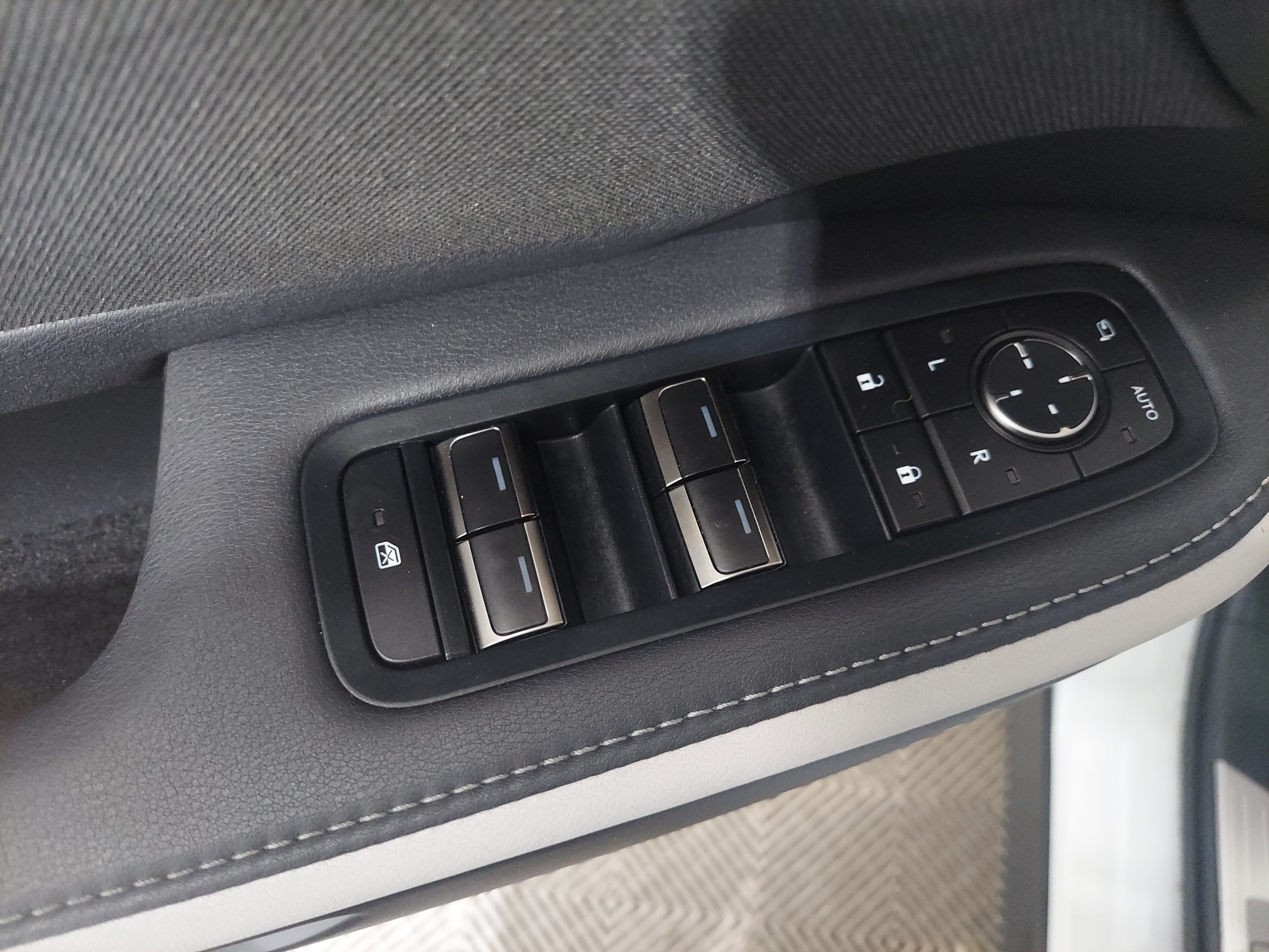 Used 2024 Lexus TX 500h AWD image 21