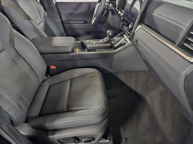 Used 2024 Lexus GX 550 AWD/4WD image 20