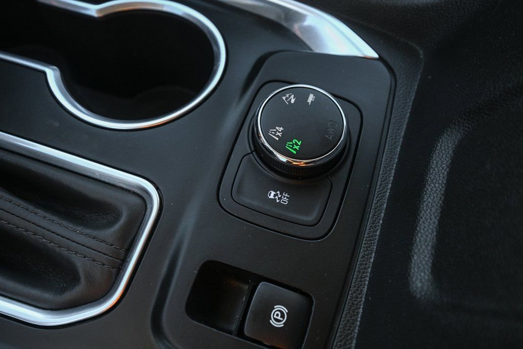 Used 2019 Chevrolet Traverse LT image 40