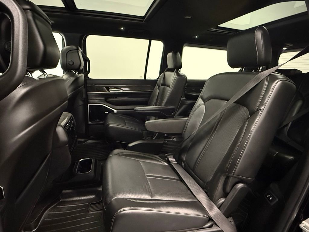 Used 2022 Jeep Wagoneer Series III w/ Premium Group I image 21