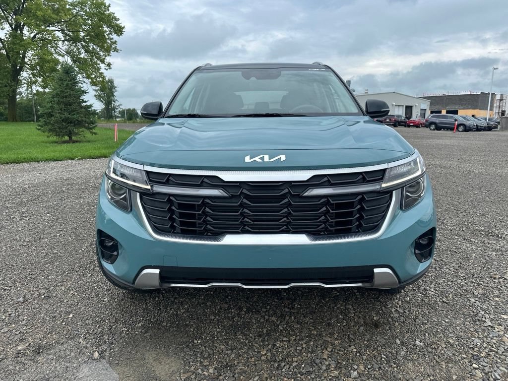 Used 2025 Kia Seltos S AWD/4WD image 2