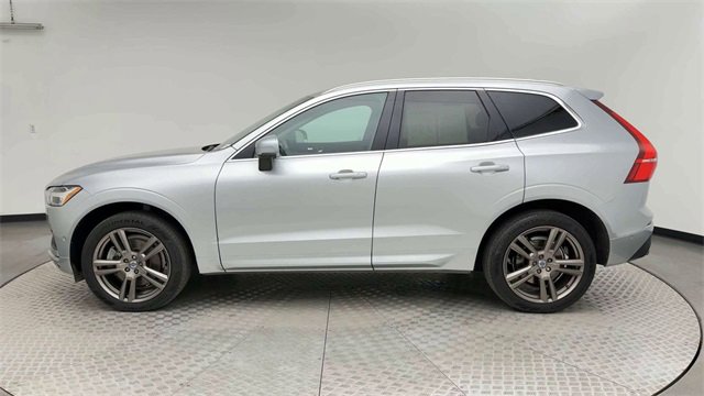 Used 2018 Volvo XC60 T6 Momentum w/ Convenience Package image 5