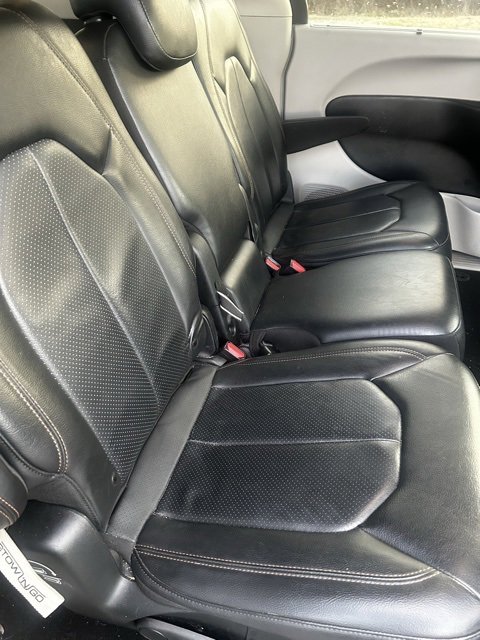 Used 2019 Chrysler Pacifica Touring-L w/ Advanced Safetytec Group image 10