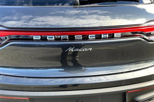 Certified 2026 Porsche Macan AWD/4WD image 38