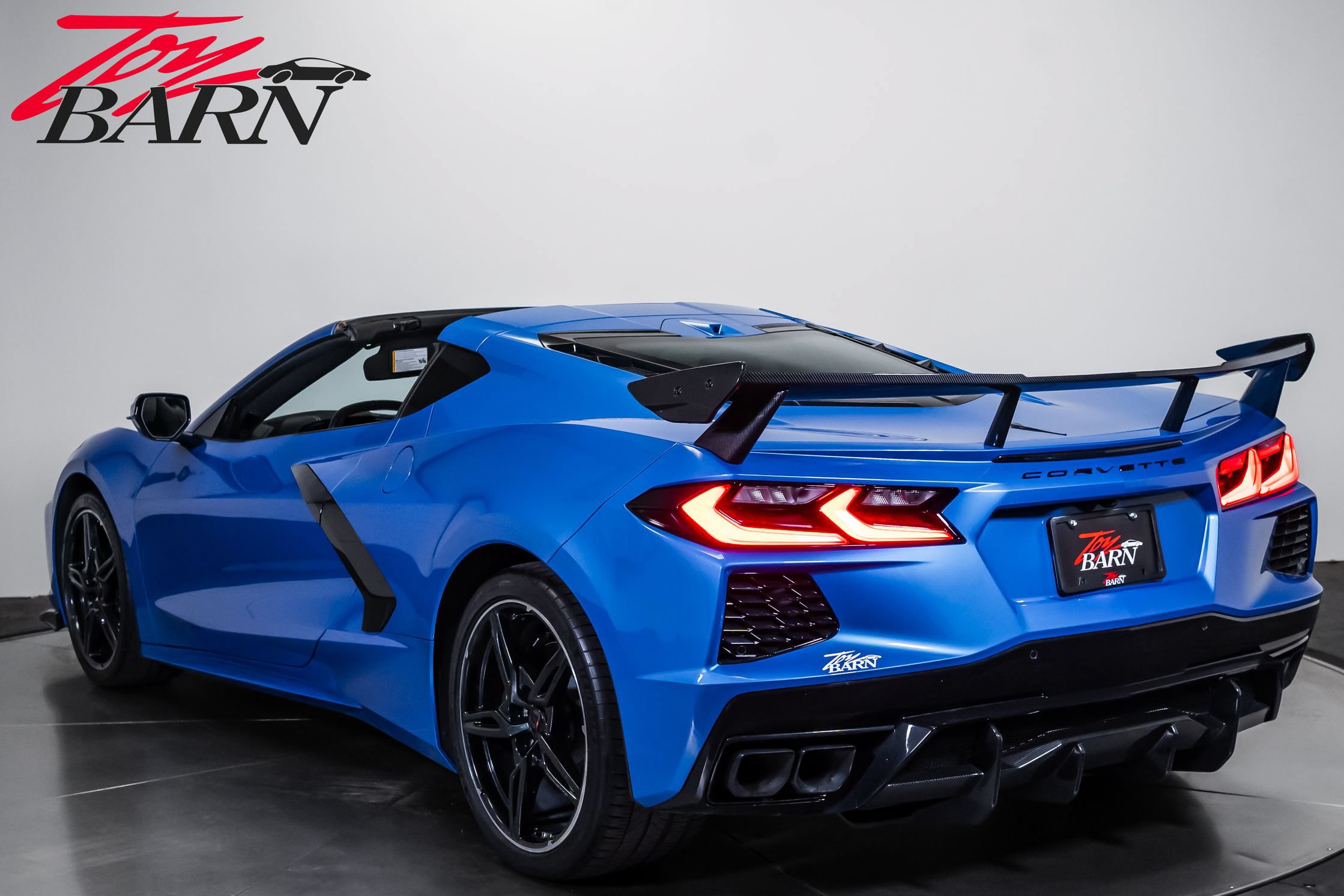 Used 2024 Chevrolet Corvette Stingray Preferred Cpe w/ Battery Protection Package RWD image 3