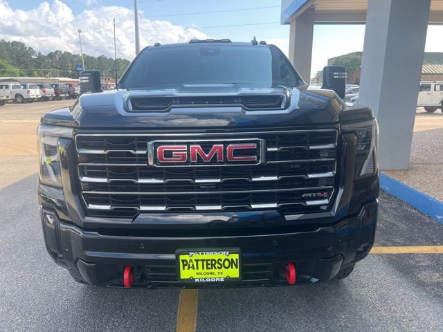 Used 2025 GMC Sierra 3500 AT4 w/ AT4 Premium Plus Package AWD/4WD image 3