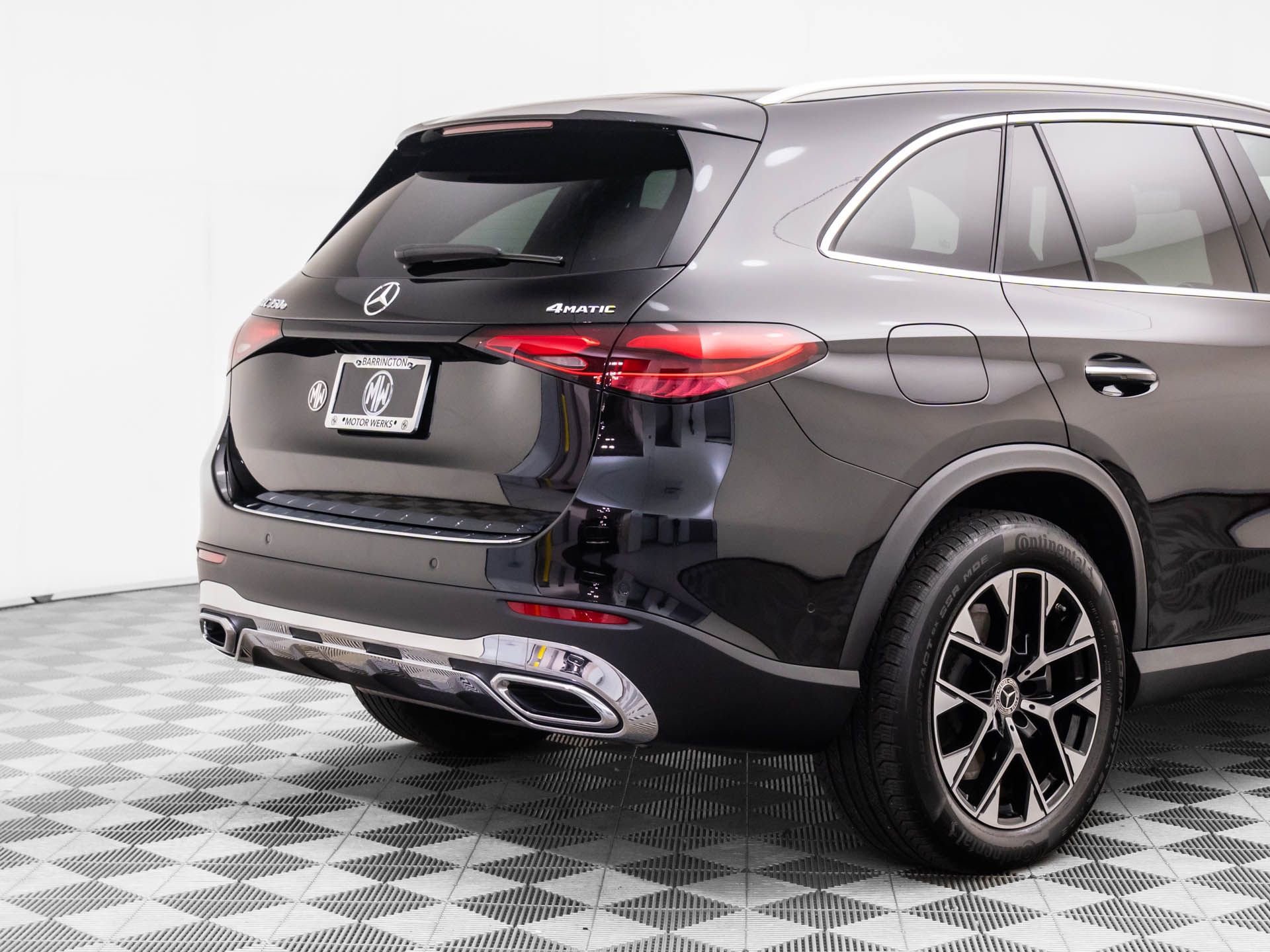 Used 2025 Mercedes-Benz GLC 350e 4MATIC image 32