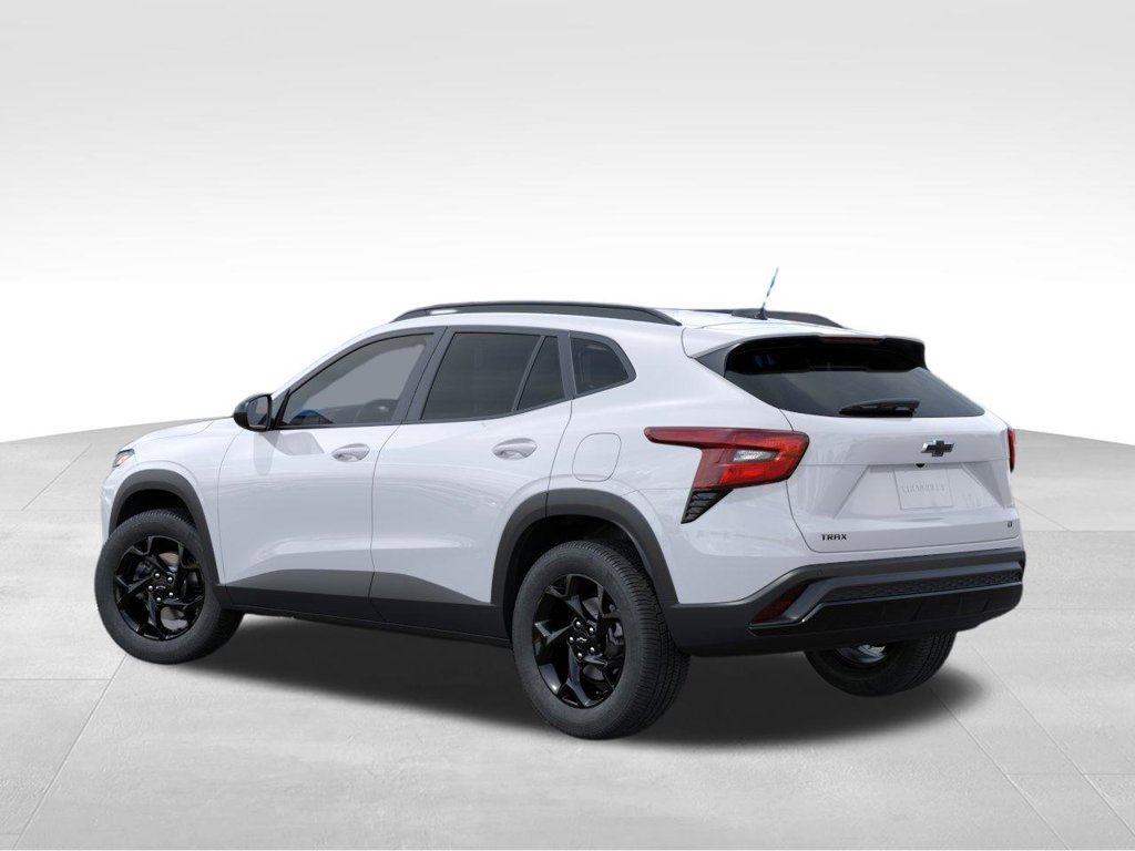 New 2026 Chevrolet Trax LT w/ Driver Confidence Package FWD image 3
