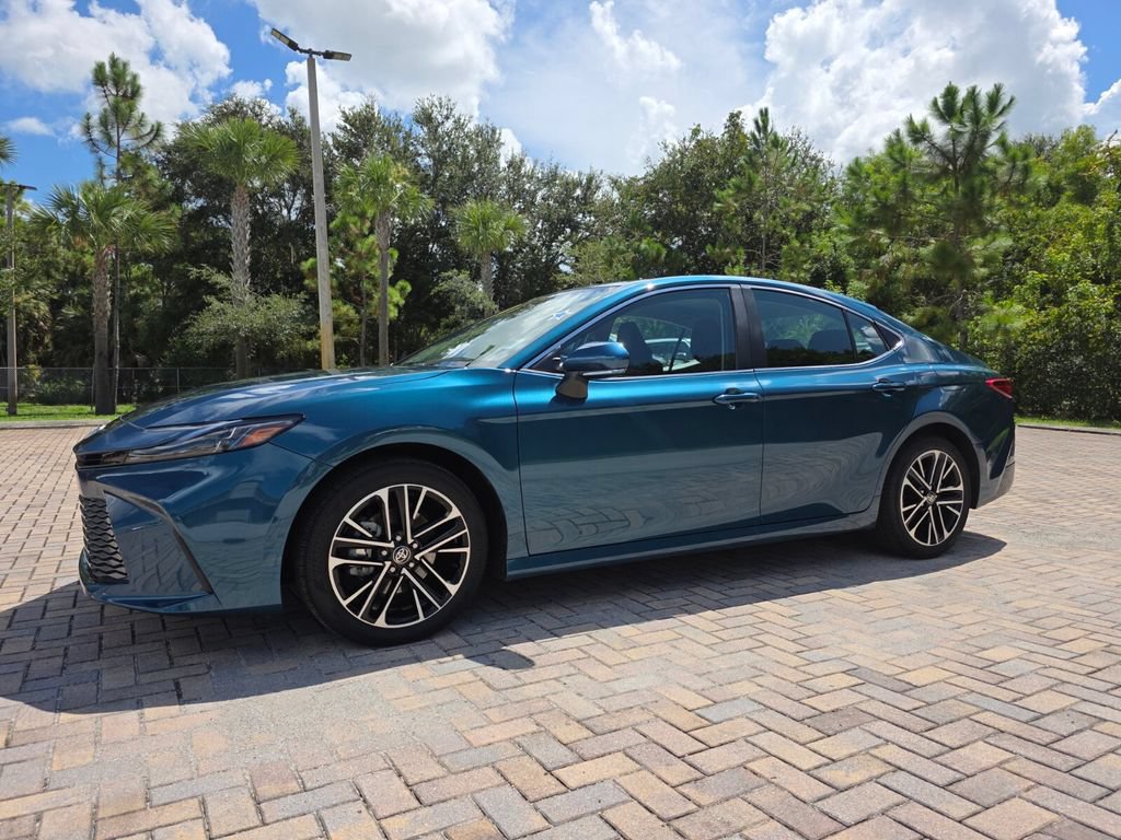 Used 2026 Toyota Camry XLE AWD/4WD image 3