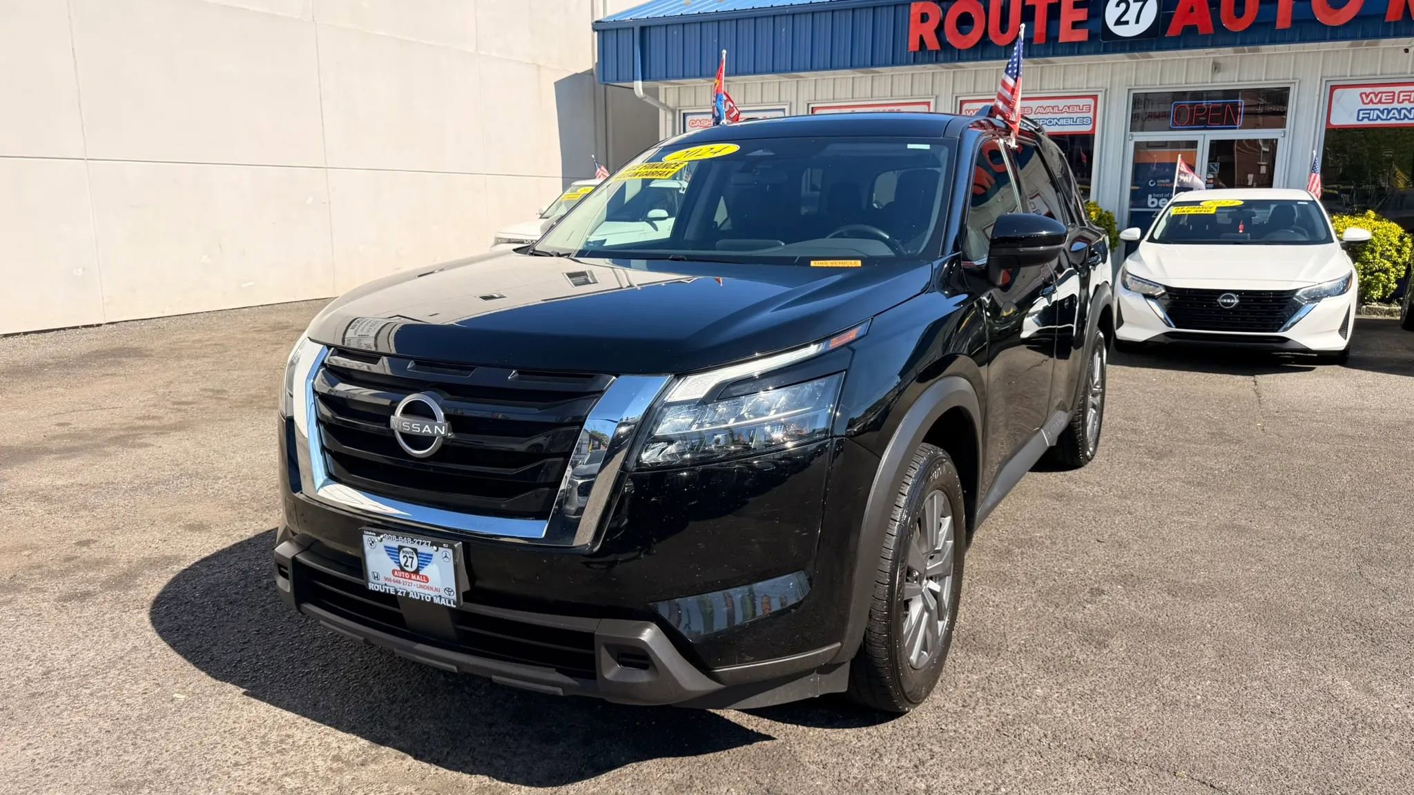 Used 2024 Nissan Pathfinder SV FWD image 4