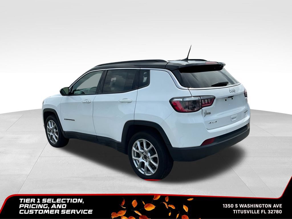 Used 2025 Jeep Compass Limited AWD/4WD image 2