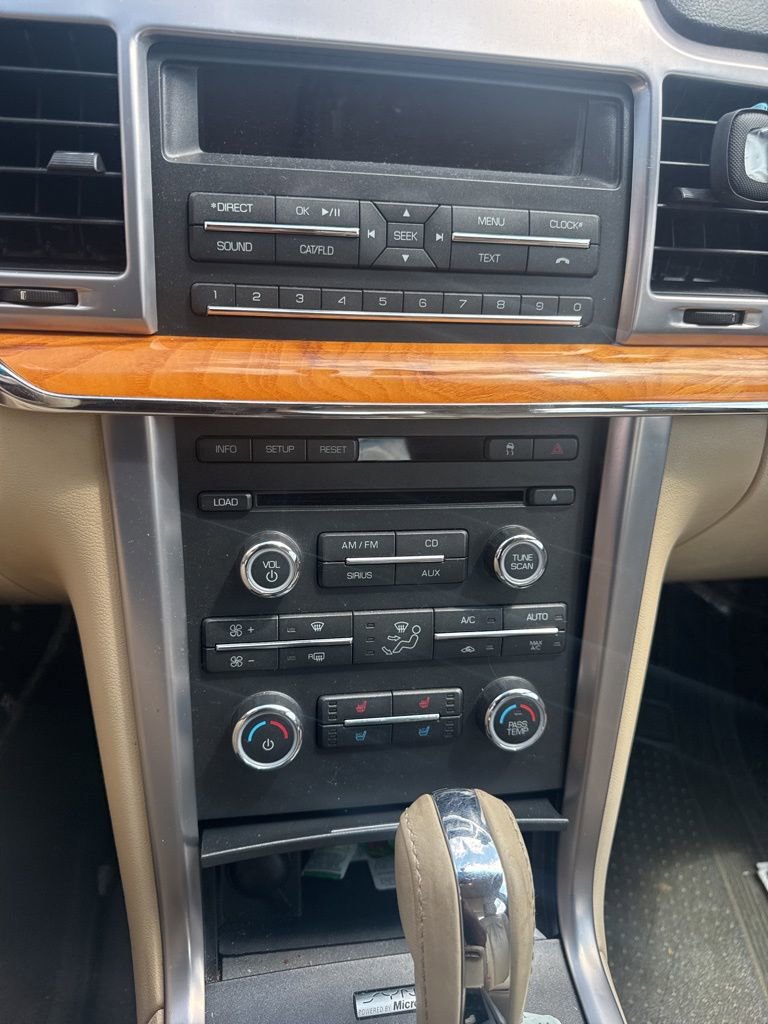 Used 2010 Lincoln MKZ FWD image 18