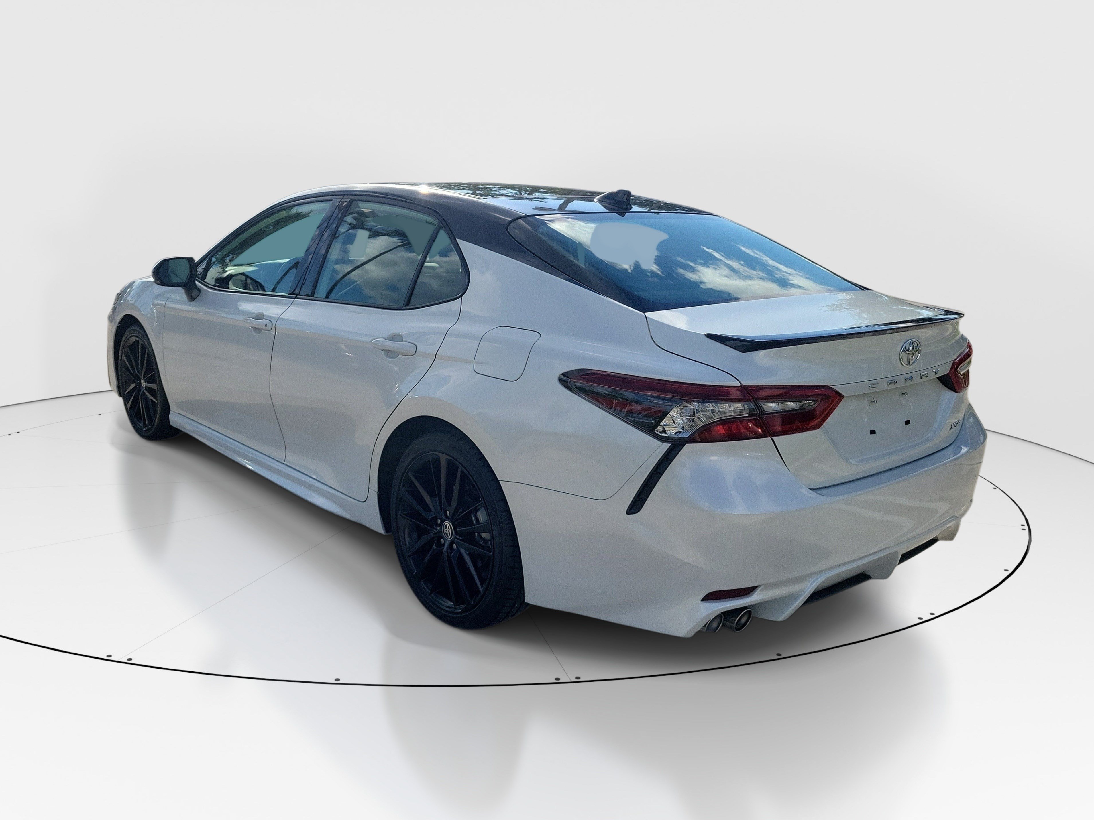 Used 2023 Toyota Camry XSE w/ Navigation Package FWD image 5