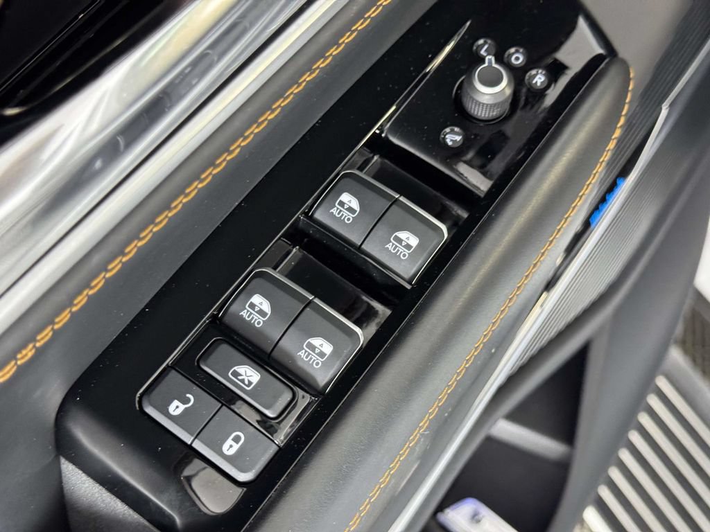 Used 2022 Jeep Grand Wagoneer Series III AWD/4WD image 18