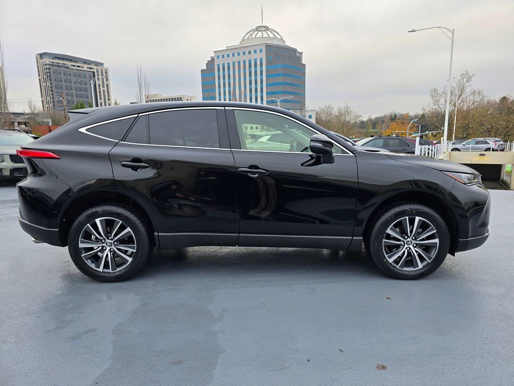 Used 2022 Toyota Venza LE image 6