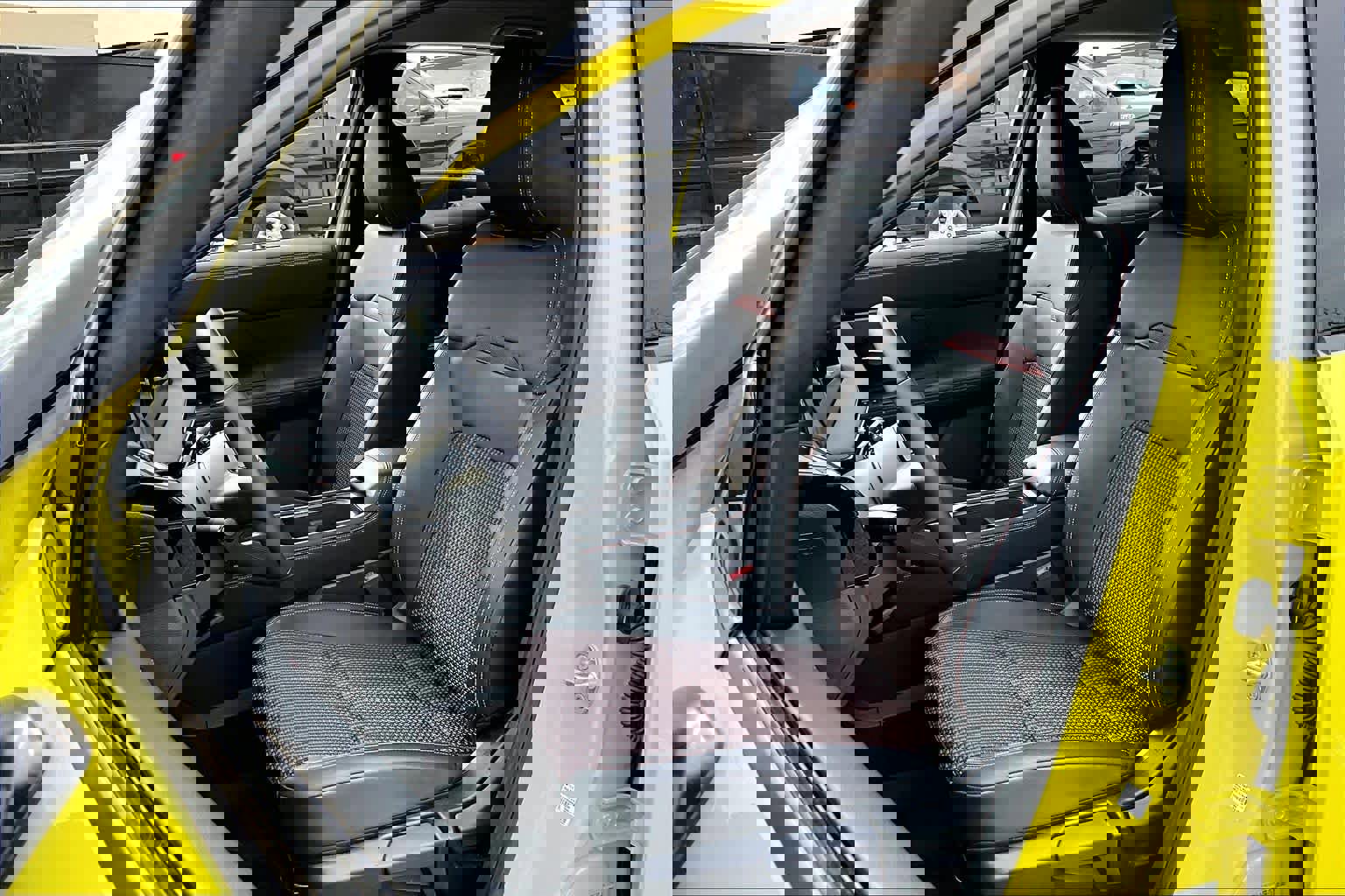 Used 2025 Nissan Kicks SR w/ Illumination Package image 7