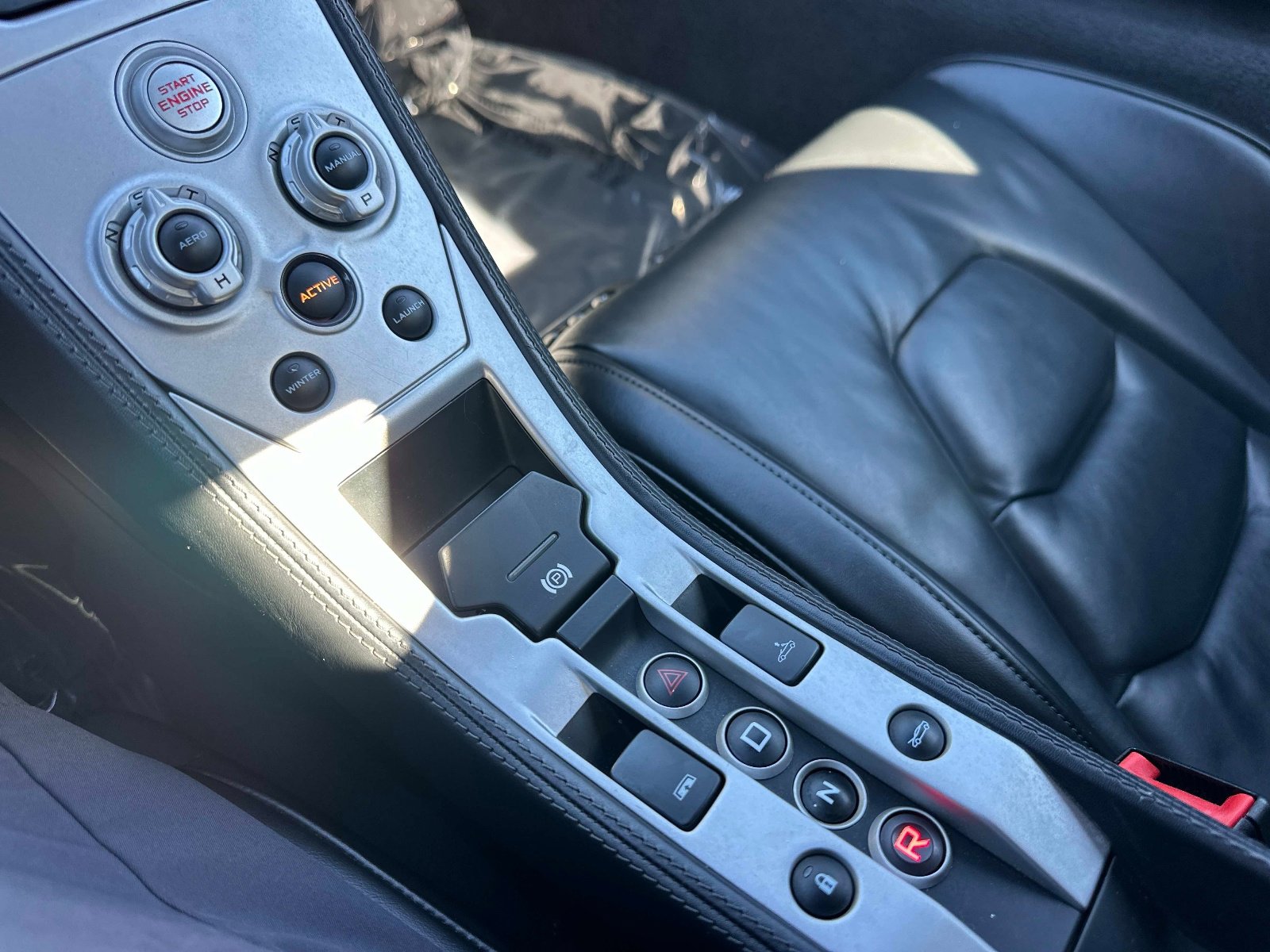 Used 2015 McLaren 650S Spider image 26