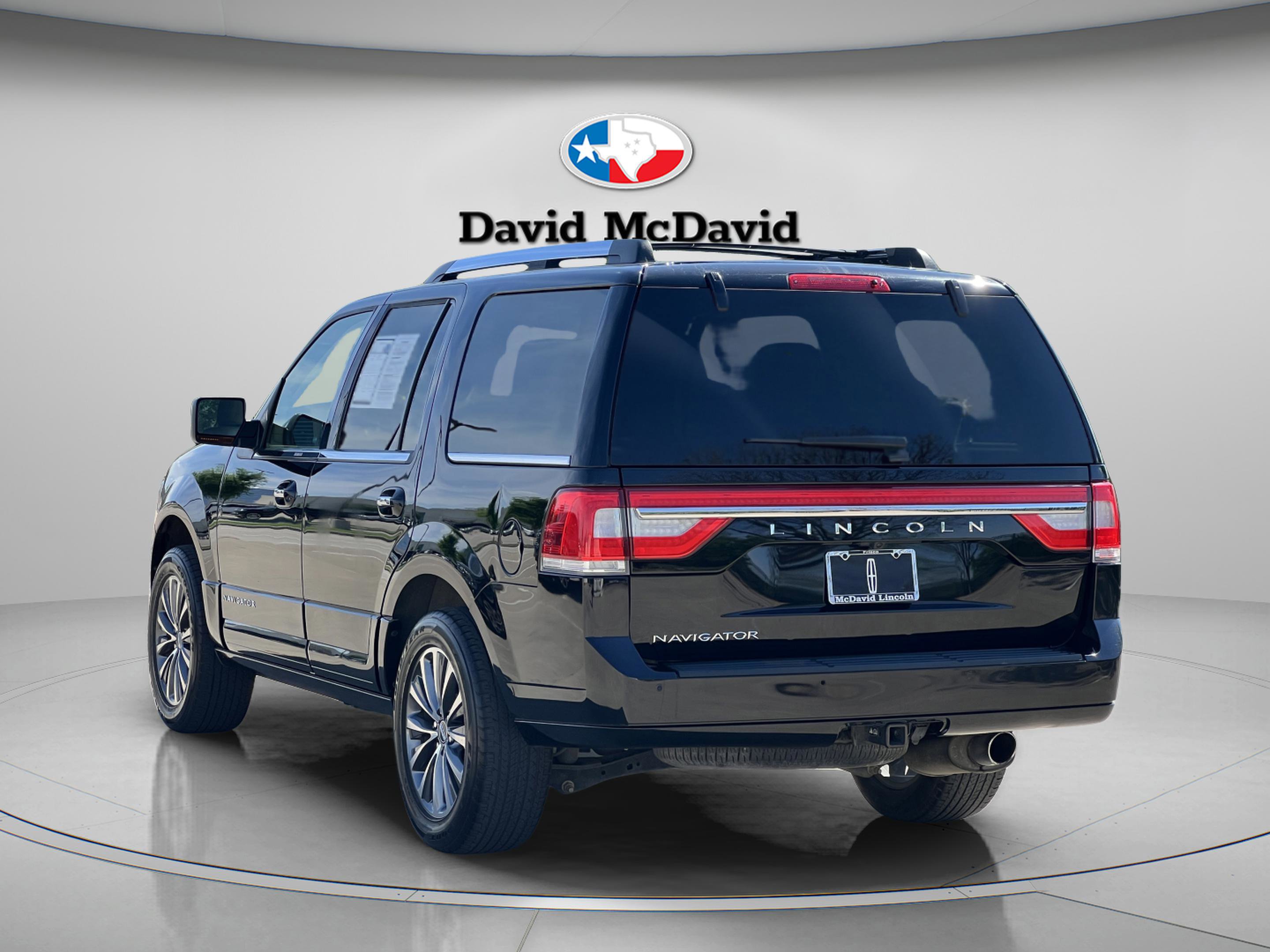 Used 2017 Lincoln Navigator Select image 5