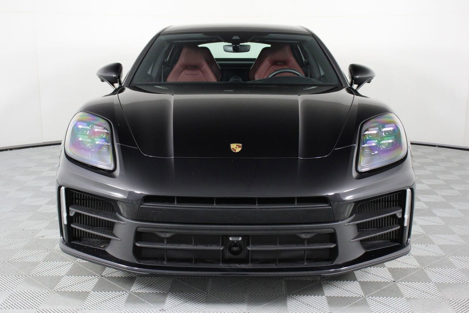 Certified 2025 Porsche Panamera image 10