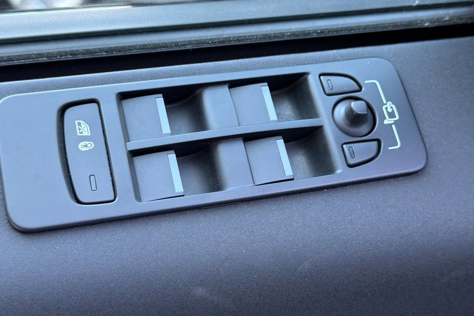 Used 2023 Land Rover Discovery Sport S AWD/4WD image 14