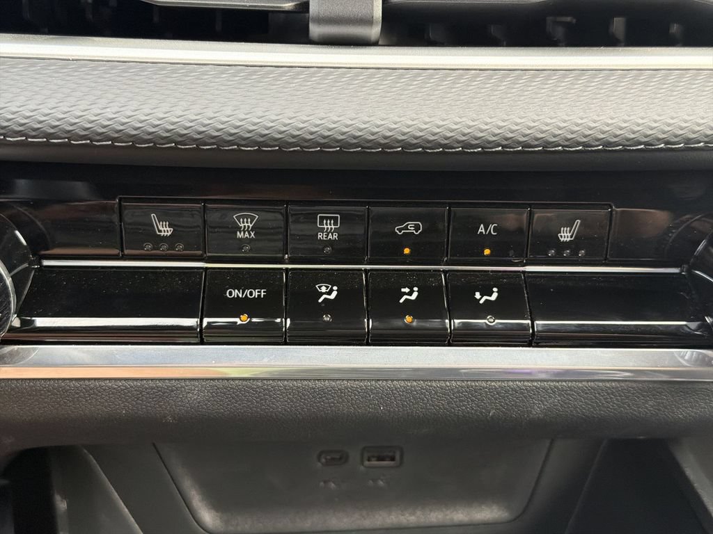 Used 2026 Chevrolet Equinox LT FWD image 19
