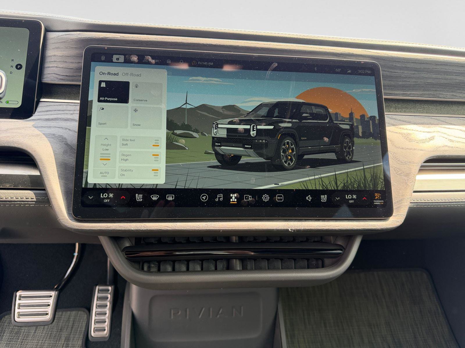 Used 2022 Rivian R1T Adventure image 21