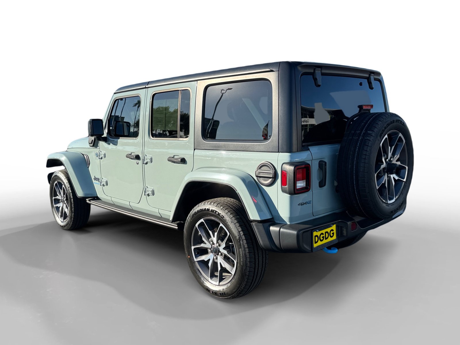 Used 2024 Jeep Wrangler Unlimited w/ Convenience Group AWD/4WD image 3