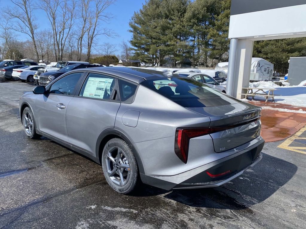 New 2026 Kia K4 LXS image 3
