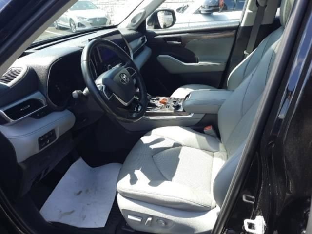 Used 2023 Toyota Highlander Platinum AWD/4WD image 5
