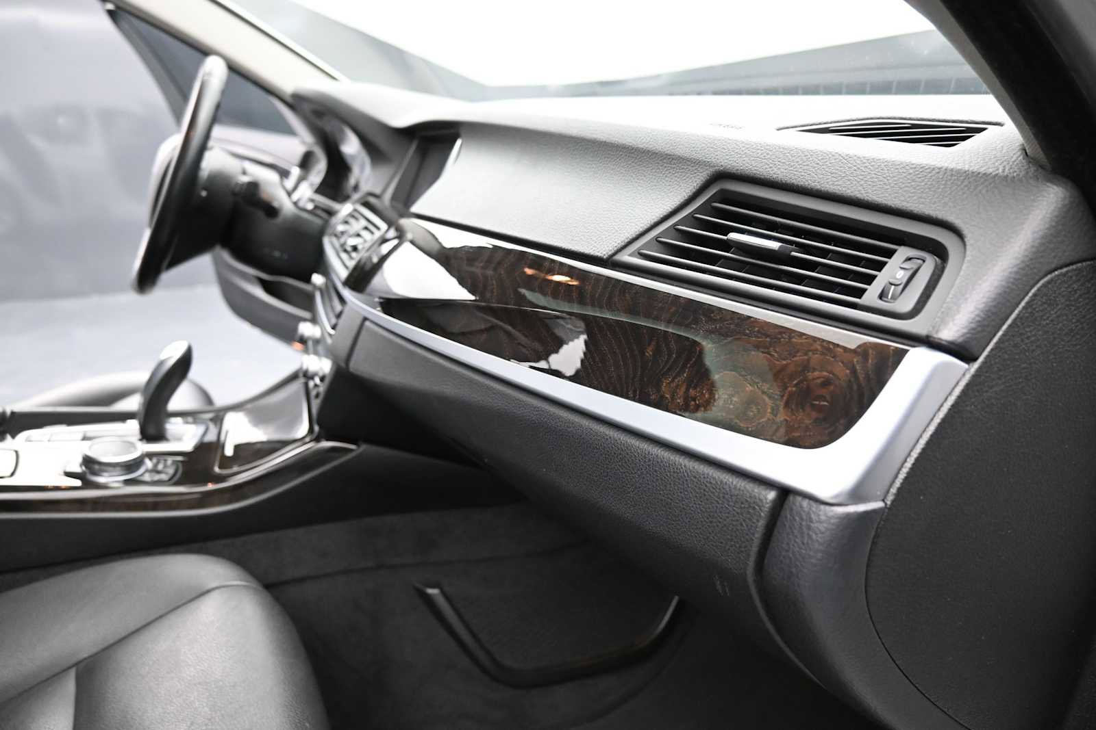 Used 2015 BMW 528i Sedan image 16