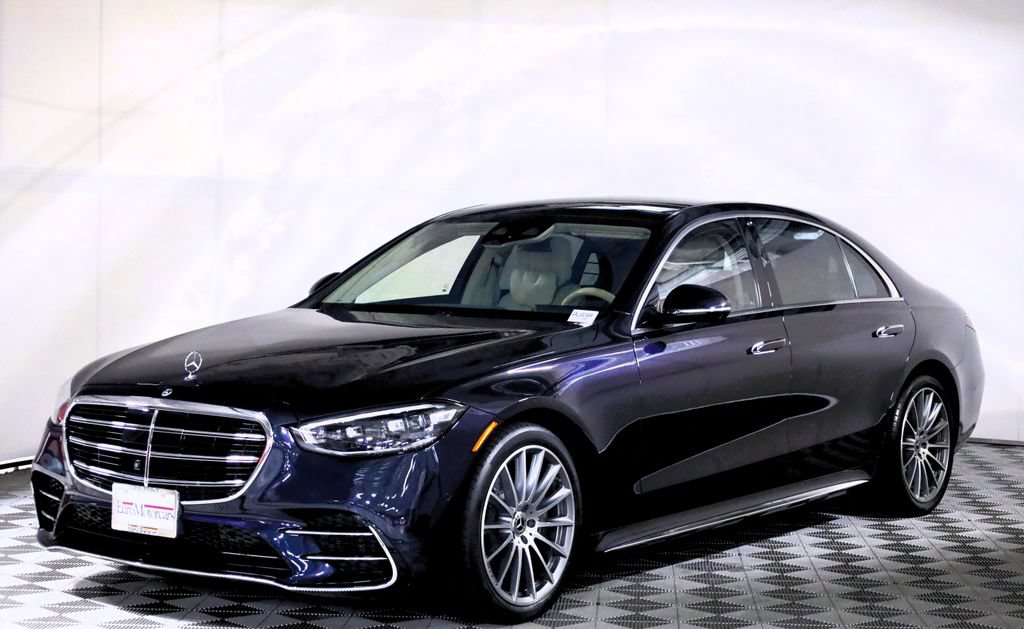 Used 2022 Mercedes-Benz S 580 4MATIC Sedan image 3