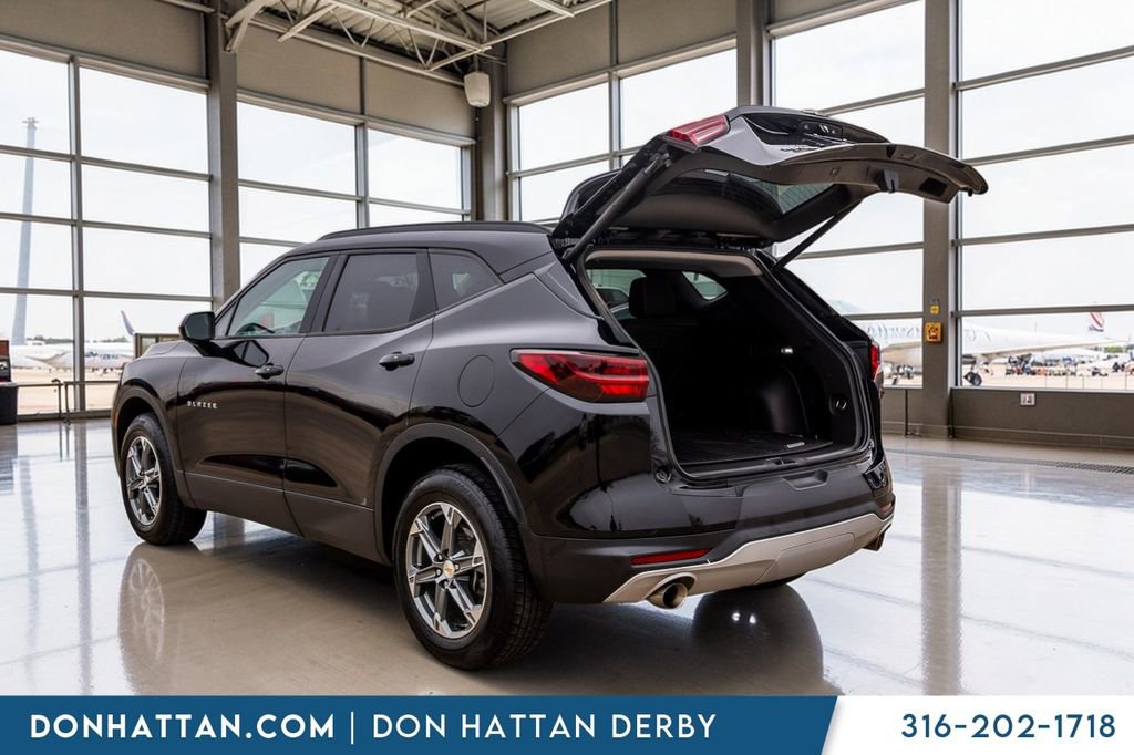 Used 2024 Chevrolet Blazer LT w/ Convenience Package FWD image 28