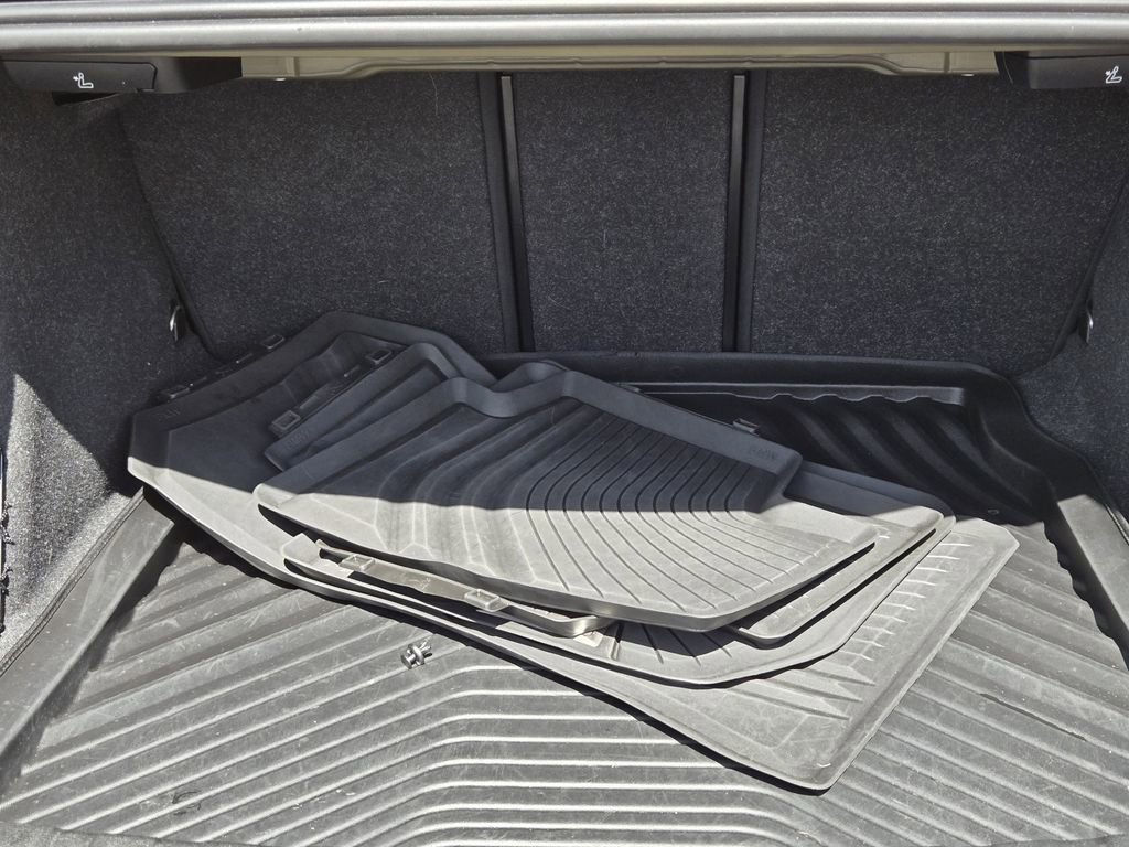 Used 2020 BMW 330i xDrive Sedan w/ Convenience Package image 29