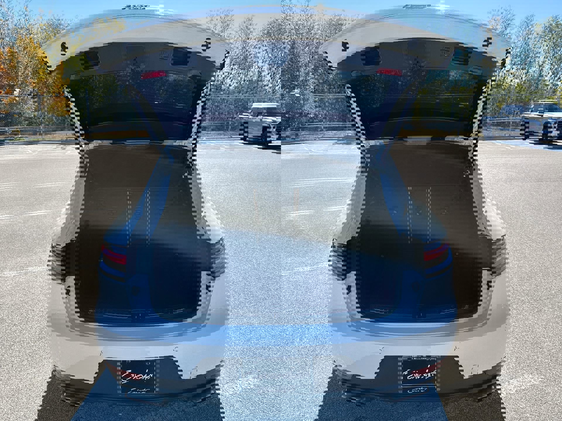 Used 2021 Porsche Macan Premium Plus image 21