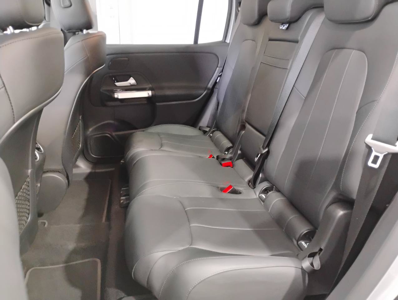 Used 2024 Mercedes-Benz EQB 300 4MATIC image 47