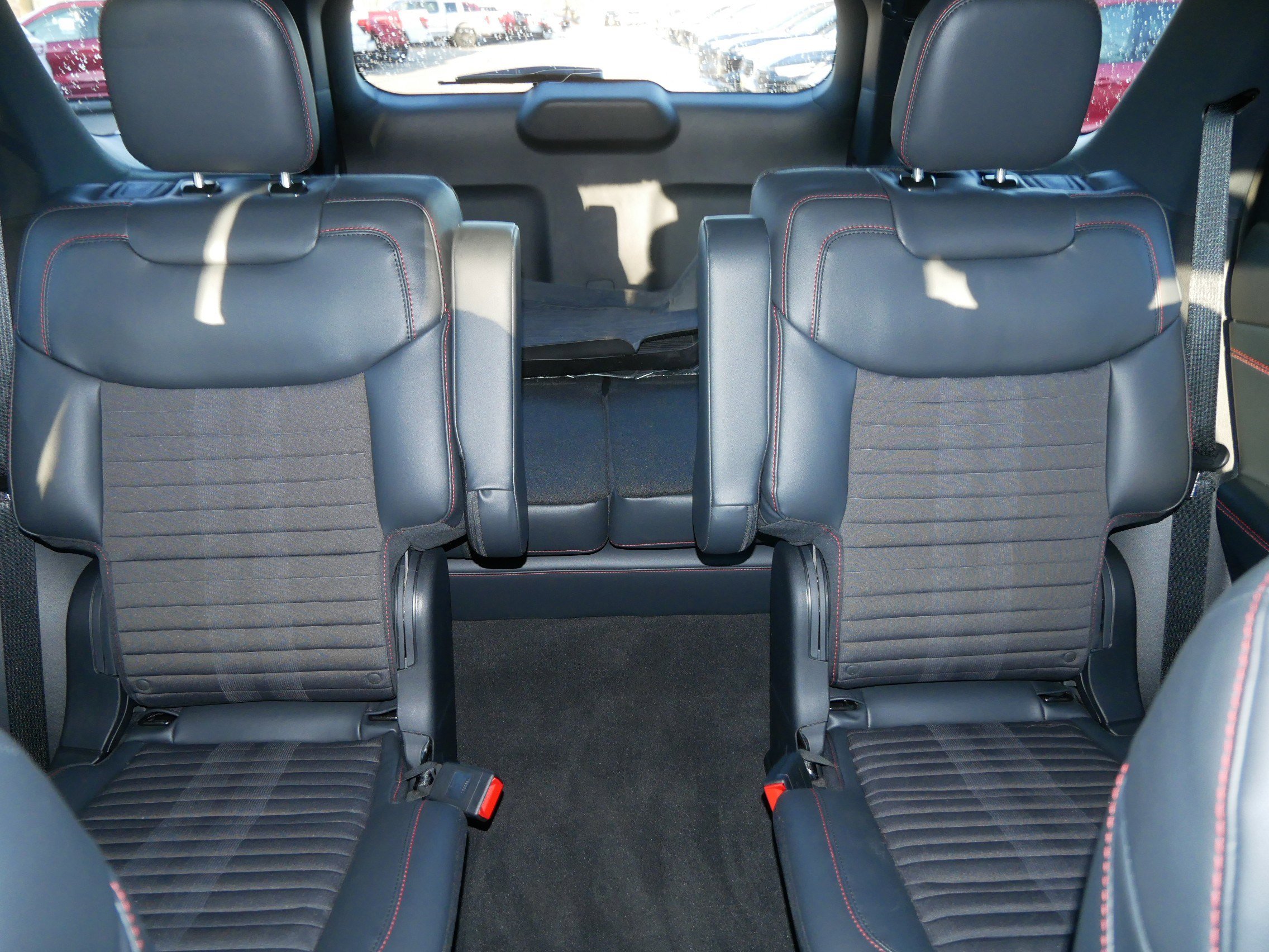 Used 2026 Ford Explorer ST-Line w/ ST-Line Street Pack image 13