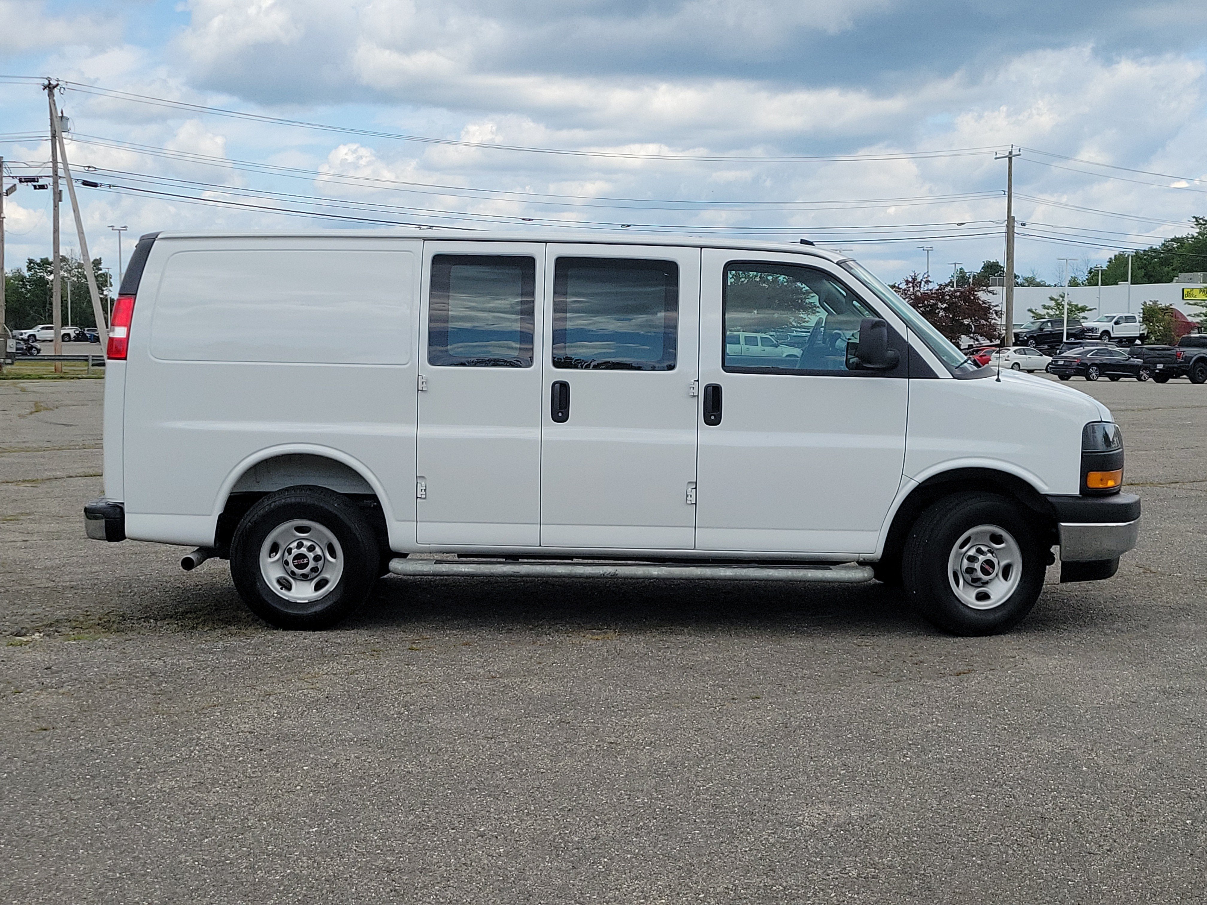 Used 2025 GMC Savana 2500 w/ Driver Convenience Package RWD image 4