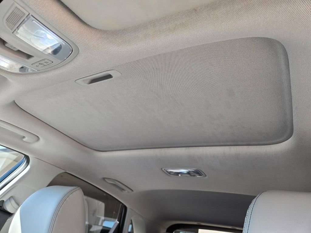 Used 2022 Hyundai Kona Limited image 12