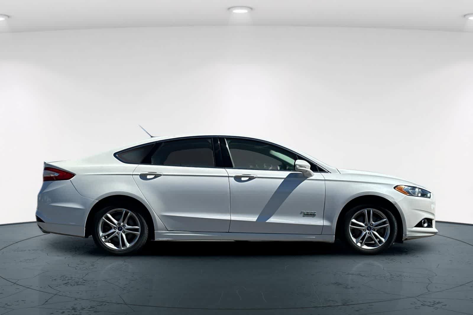 Used 2016 Ford Fusion Energi Titanium w/ Driver Assist Package FWD image 6