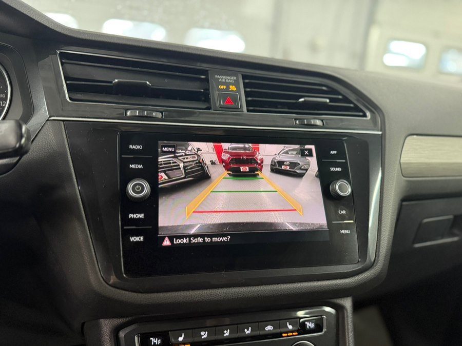 Used 2018 Volkswagen Tiguan SE AWD/4WD image 19